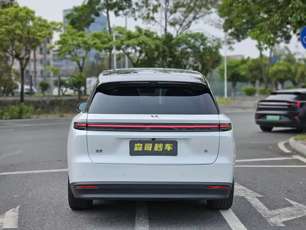Li Auto i8 2025 Standard Edition