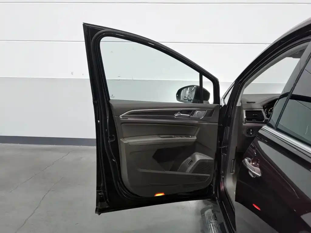 Volkswagen Viloran — миниатюра 8