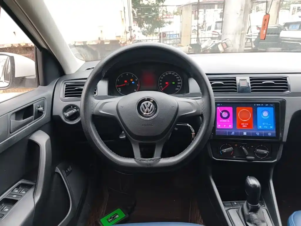 Volkswagen Santana — миниатюра 11