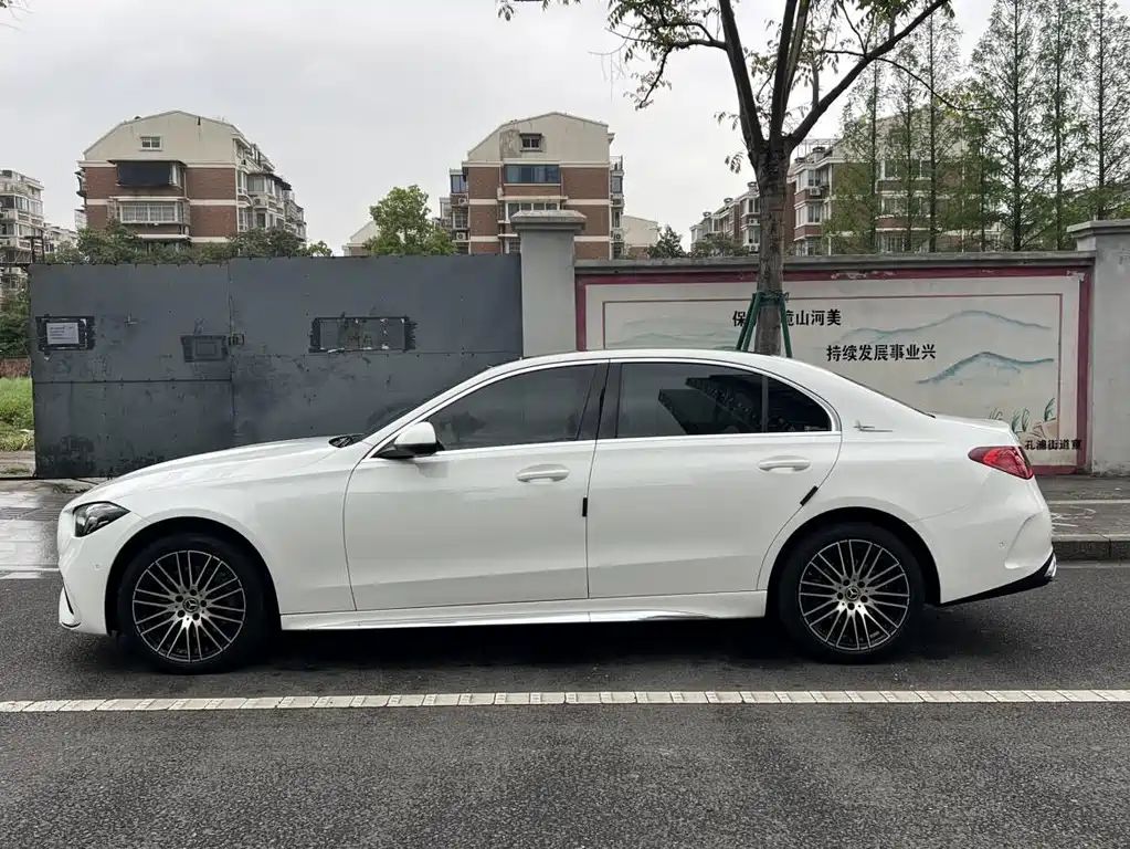 Mercedes-Benz C-Class — миниатюра 10