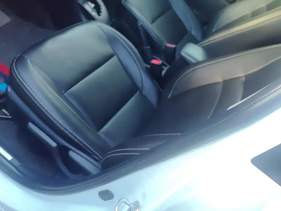 Toyota Yaris L — миниатюра 8