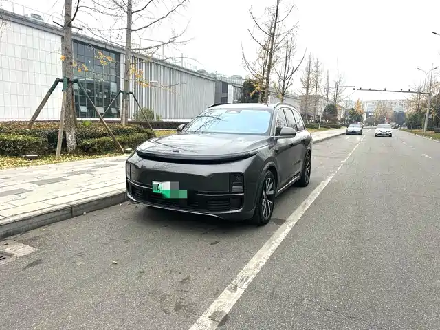 Li Auto IDEAL L8 2023