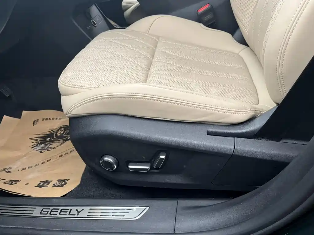 Geely Xingyue L — миниатюра 23