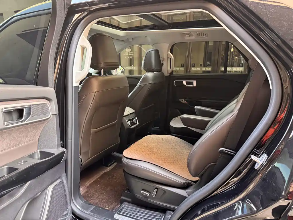 Ford Explorer — миниатюра 5