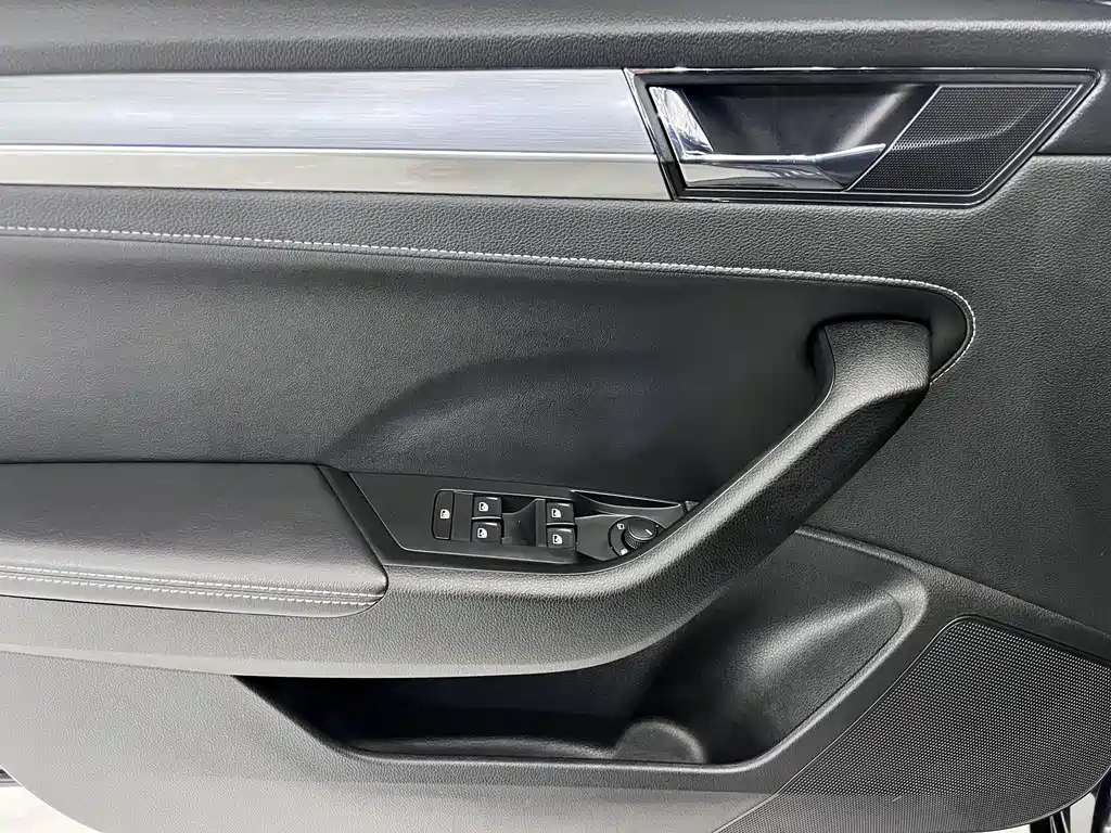 Skoda Superb — миниатюра 17