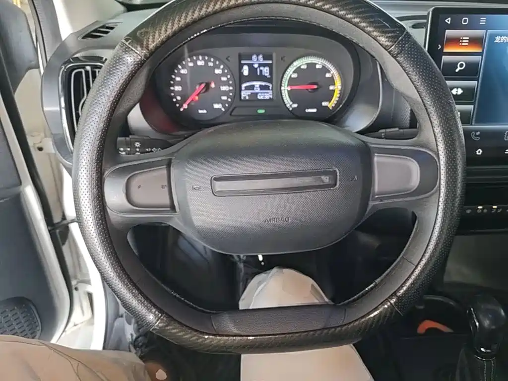 Roewe Clever — миниатюра 11