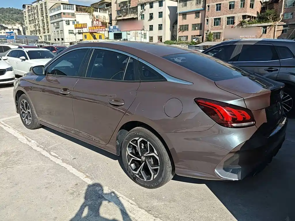 MG MG5 — миниатюра 5