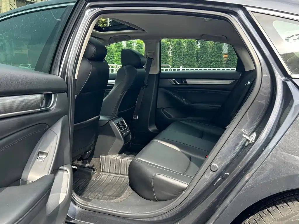 Honda Accord — миниатюра 5