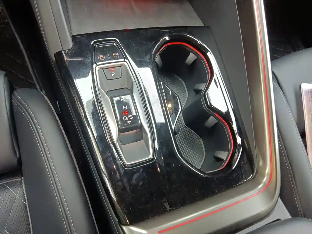 Audi Q5L — миниатюра 15