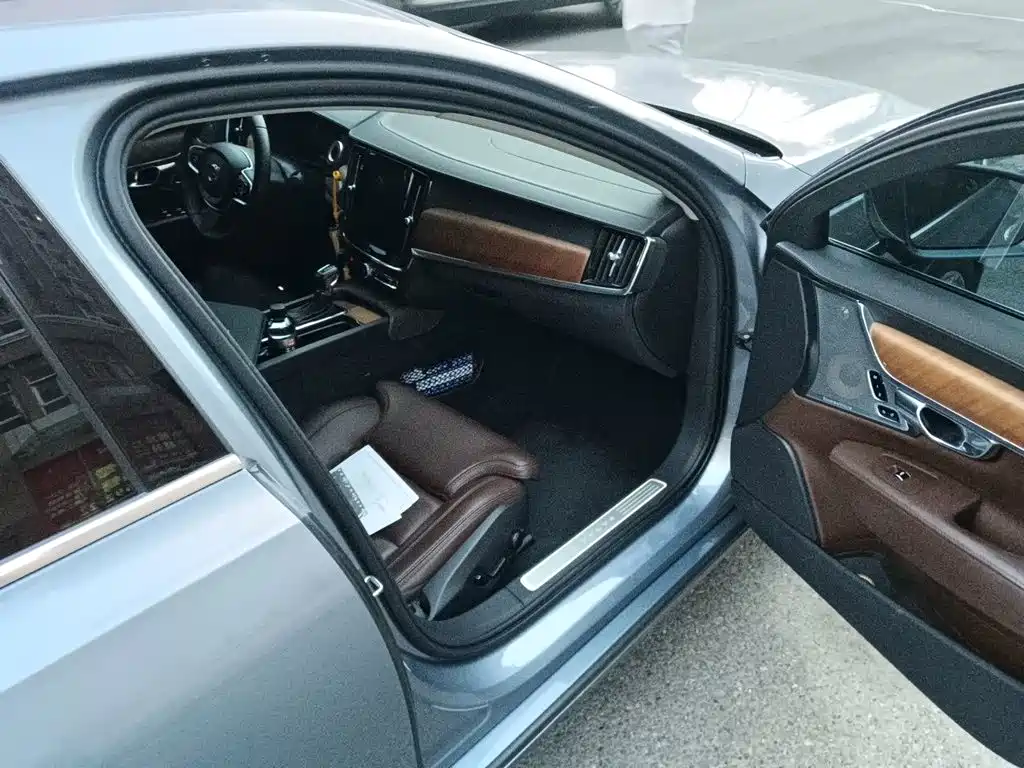Volvo S90 — миниатюра 17