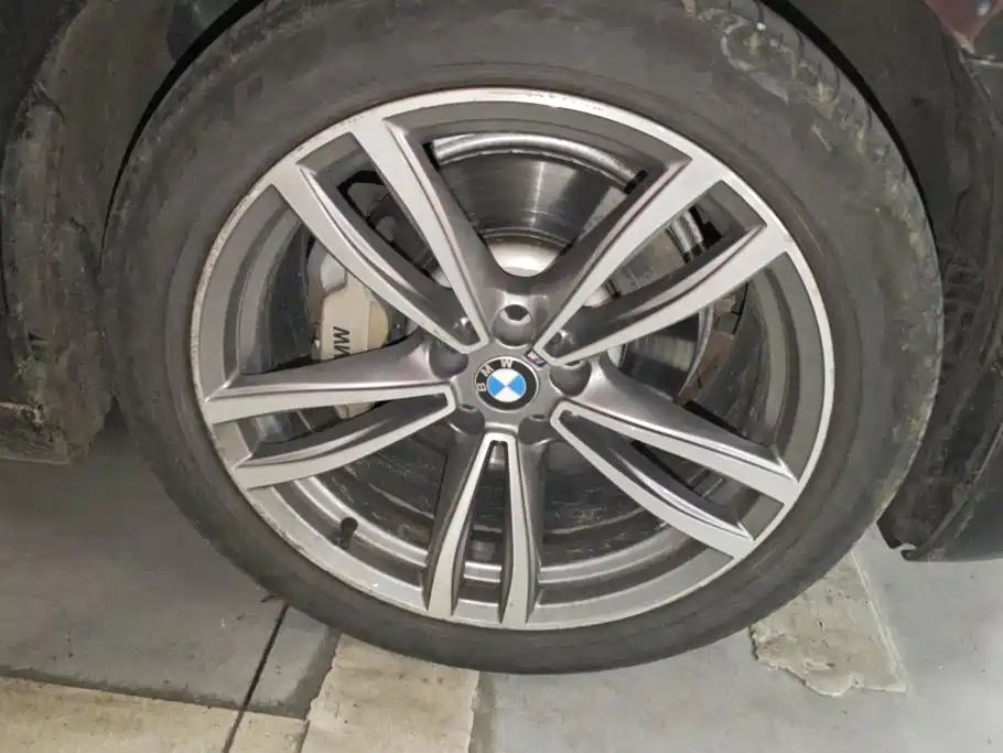 BMW 7 Series — миниатюра 6