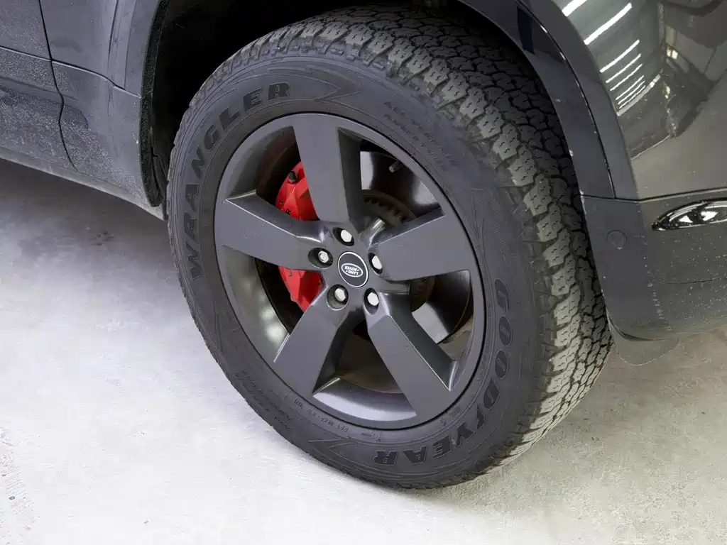 Land Rover Defender — миниатюра 10