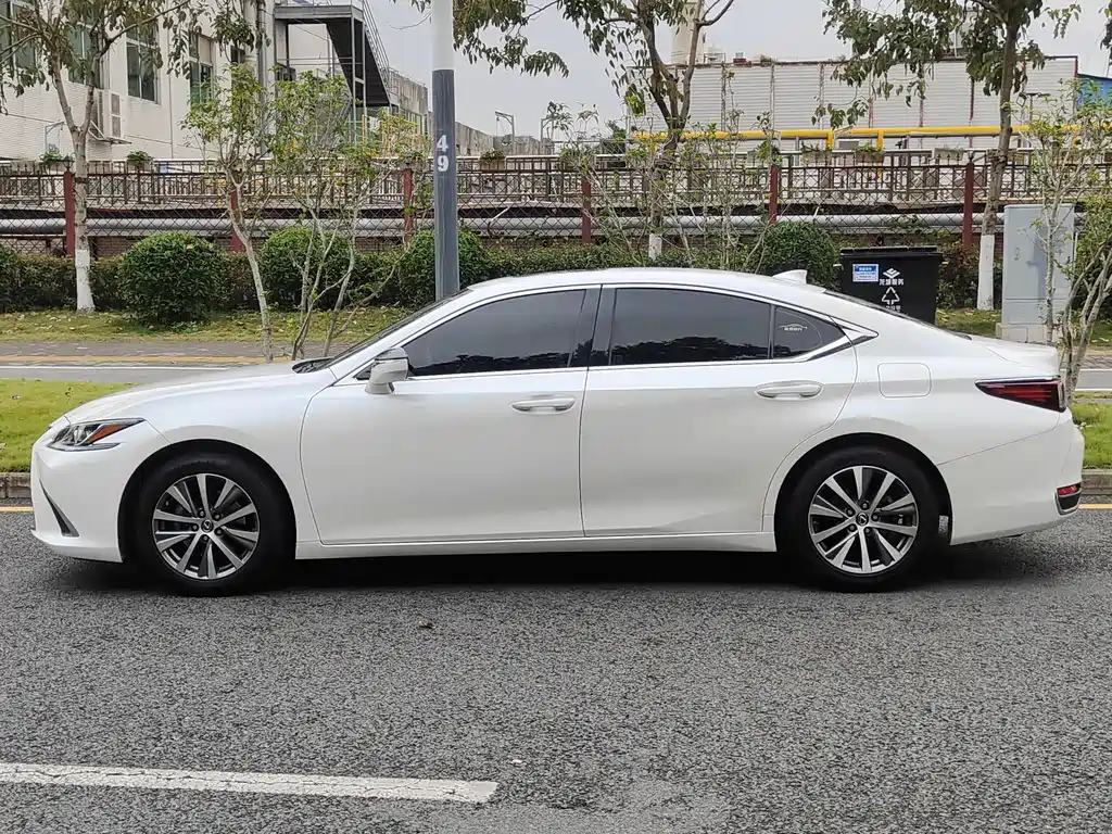 Lexus ES — фотографии объявления, Фото 15