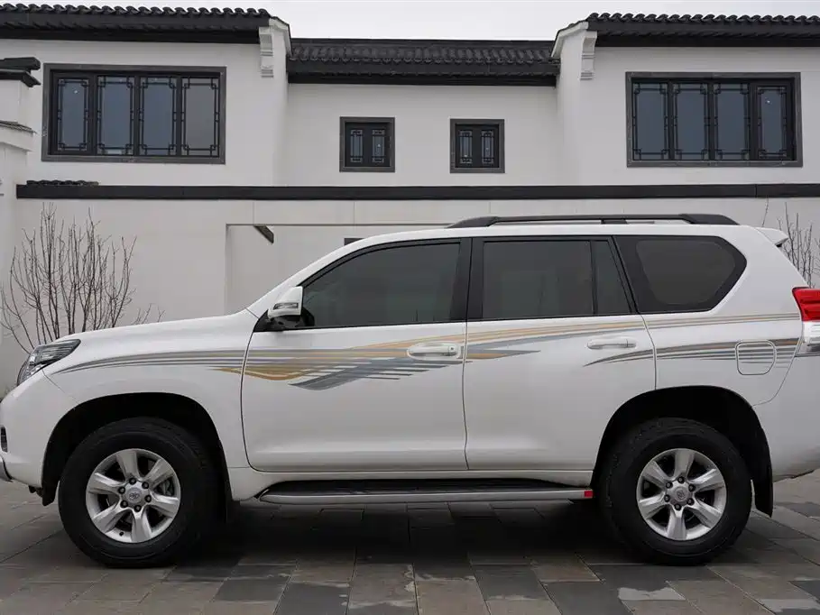 Toyota Land Cruiser Prado 2010 4.0L AT TX-L