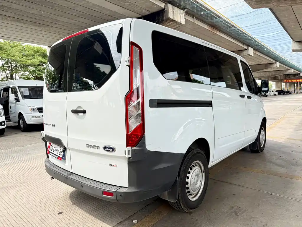 Ford Transit — миниатюра 5