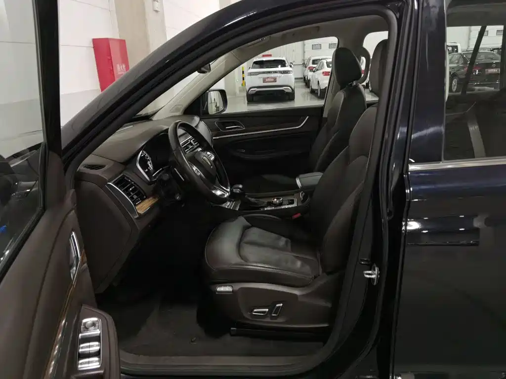 Roewe RX8 — миниатюра 10