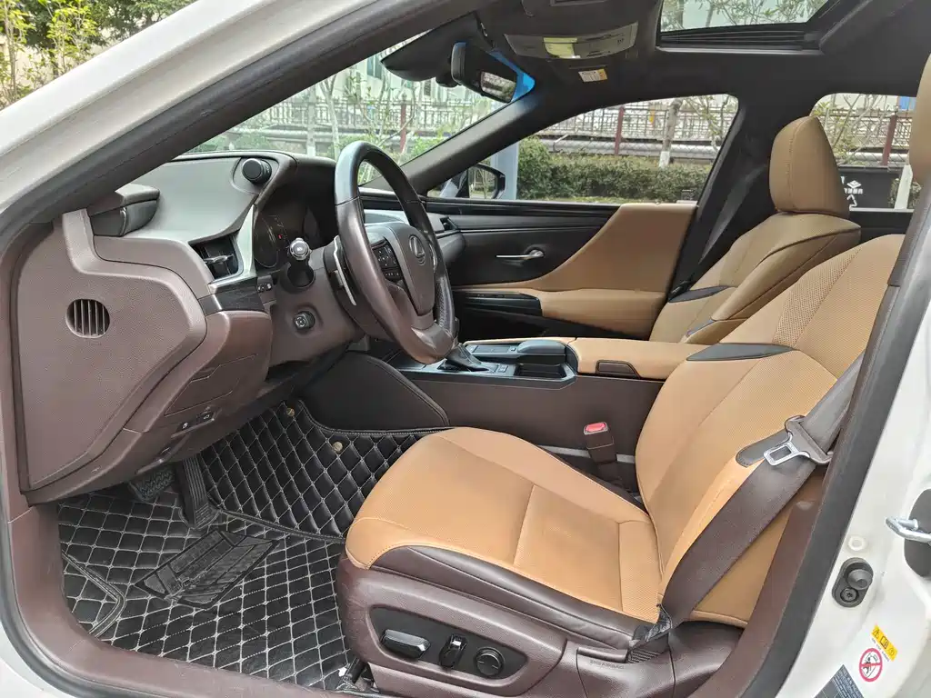 Lexus ES 2018 200 V