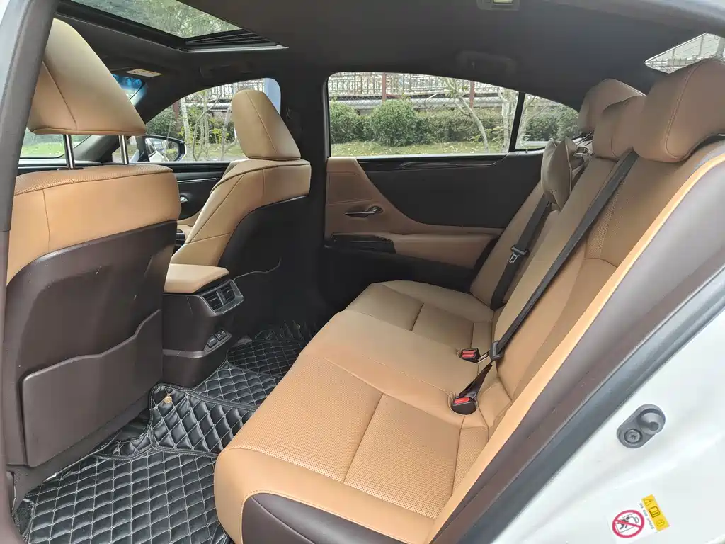 Lexus ES 2018 200 V