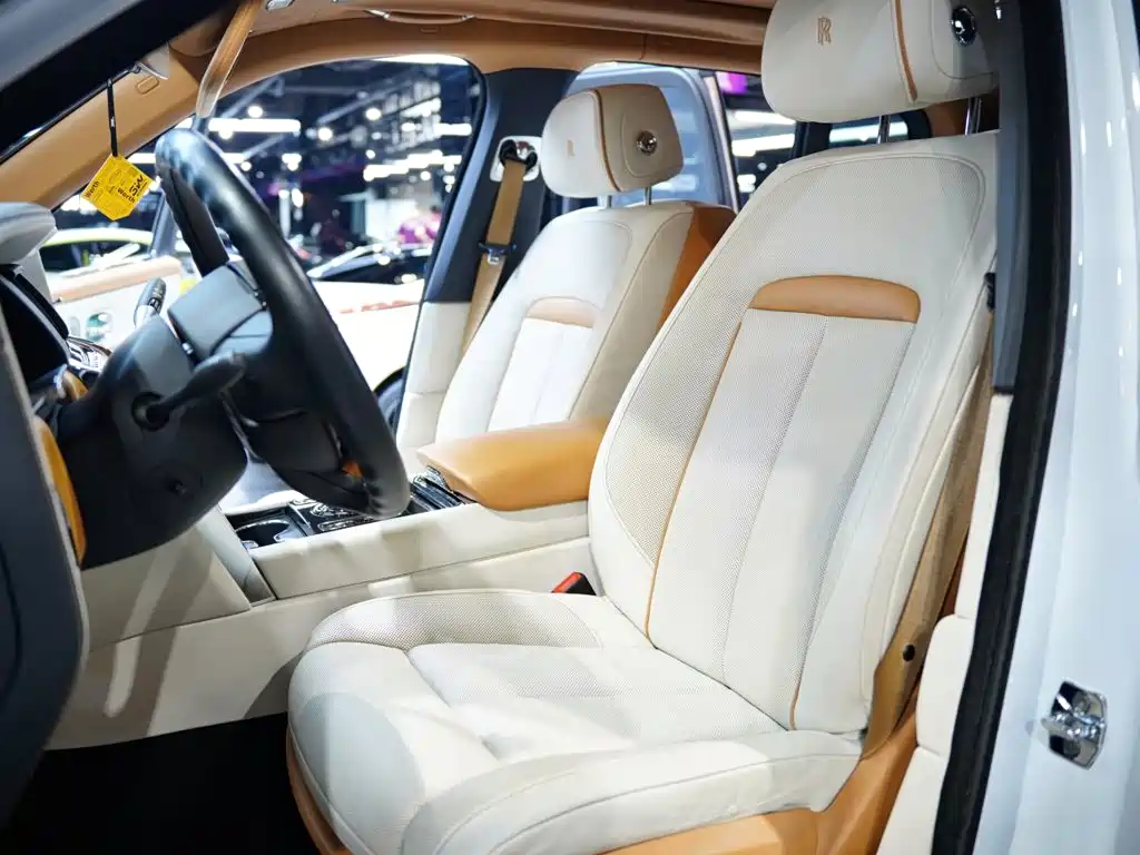 Rolls-Royce Cullinan — миниатюра 16