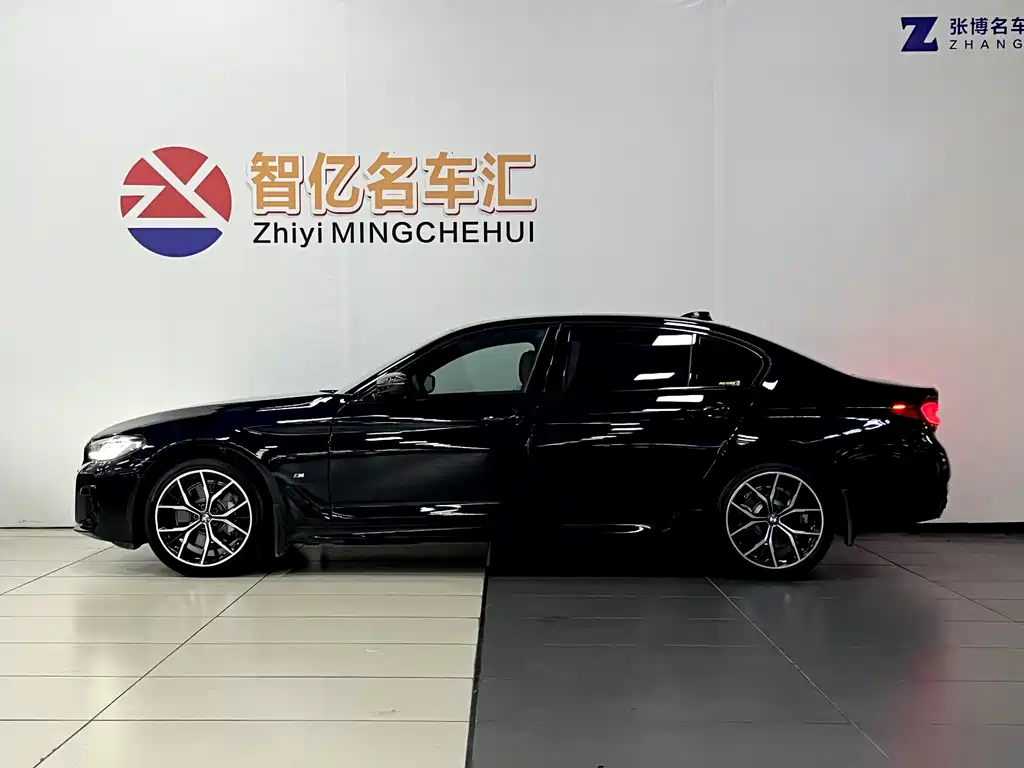 BMW 5 Series — миниатюра 3