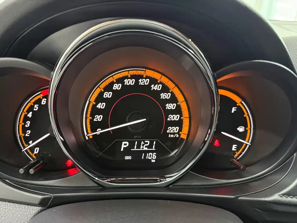 Toyota Yaris L - фото 15