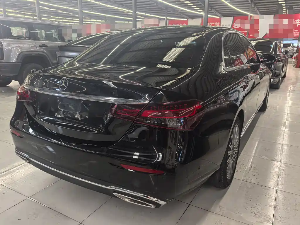 MERCEDES-BENZ E CLASS