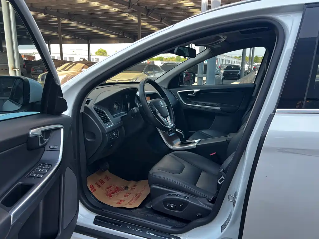 Volvo XC60 2017 T5