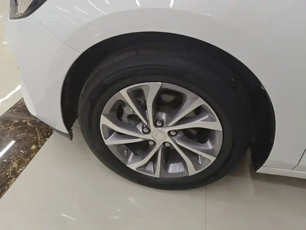 Buick Verano — миниатюра 23
