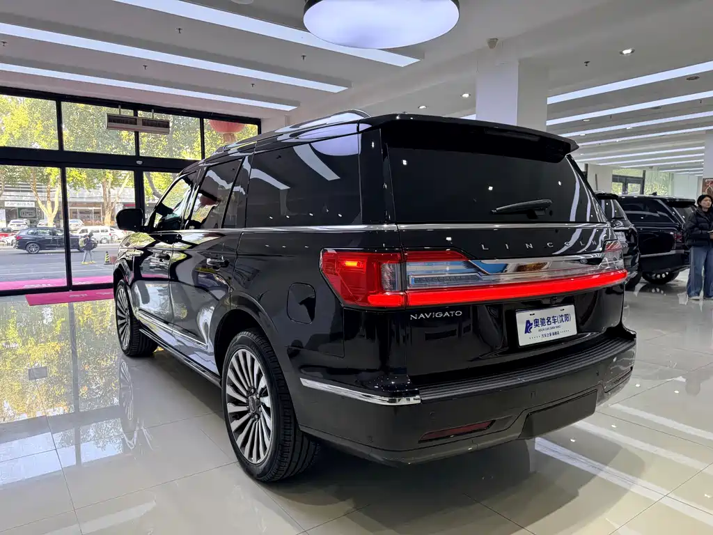 Lincoln Navigator — миниатюра 4