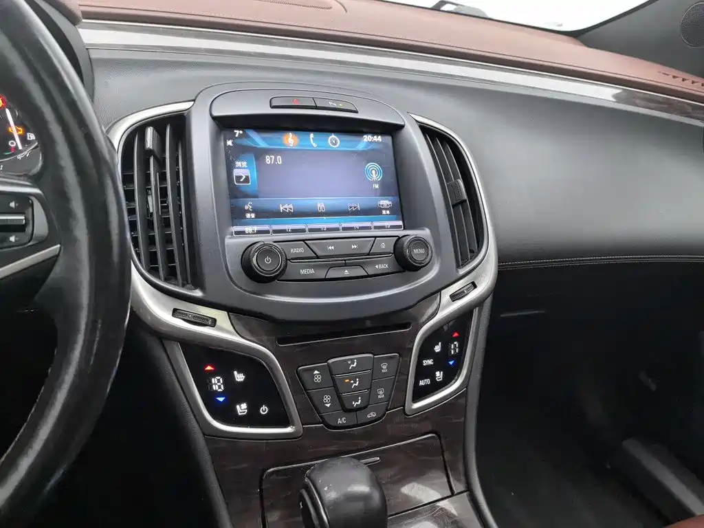 Buick LaCrosse — миниатюра 12