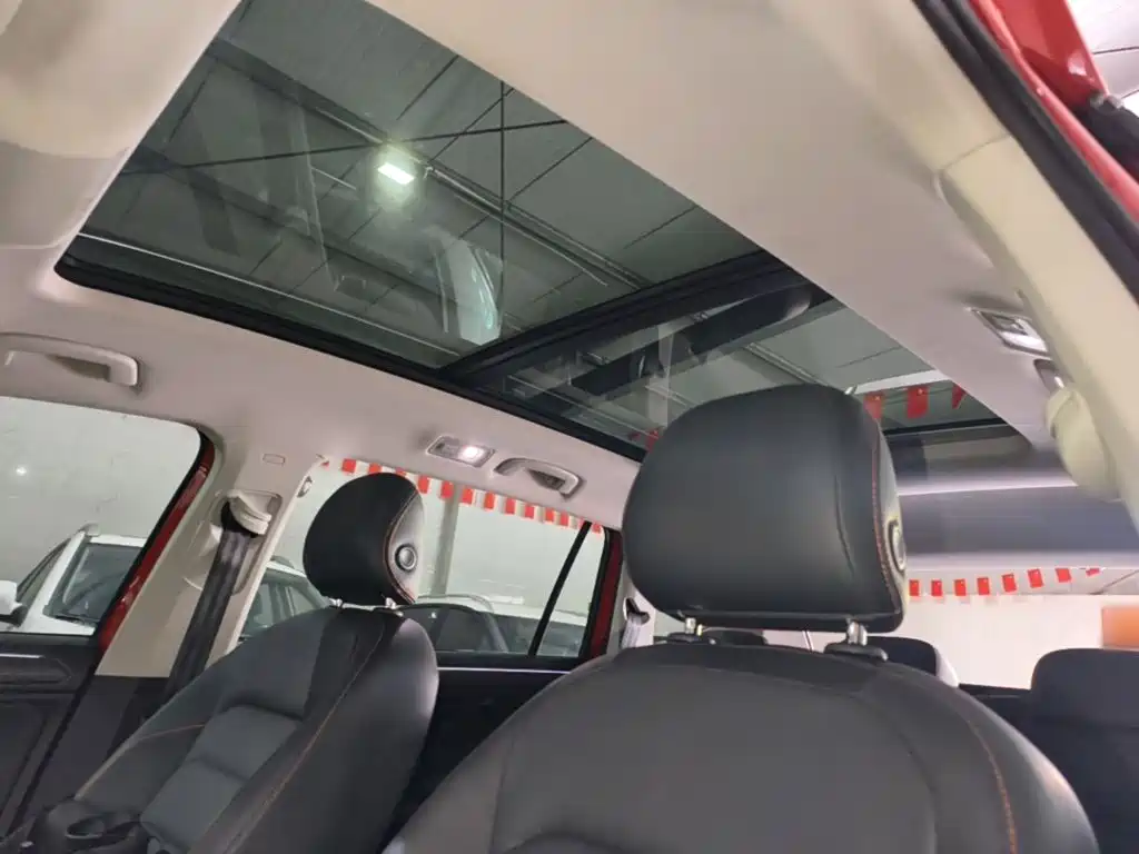 Volkswagen Tiguan L — миниатюра 18