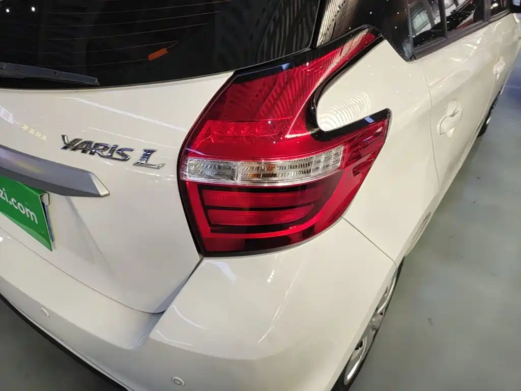 Toyota Yaris L — миниатюра 8