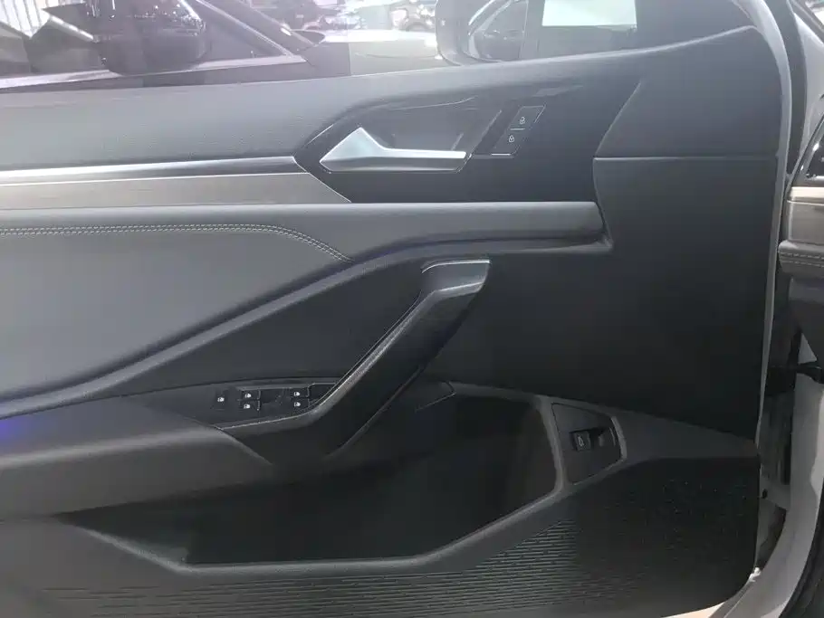 Volkswagen Sagitar — миниатюра 7