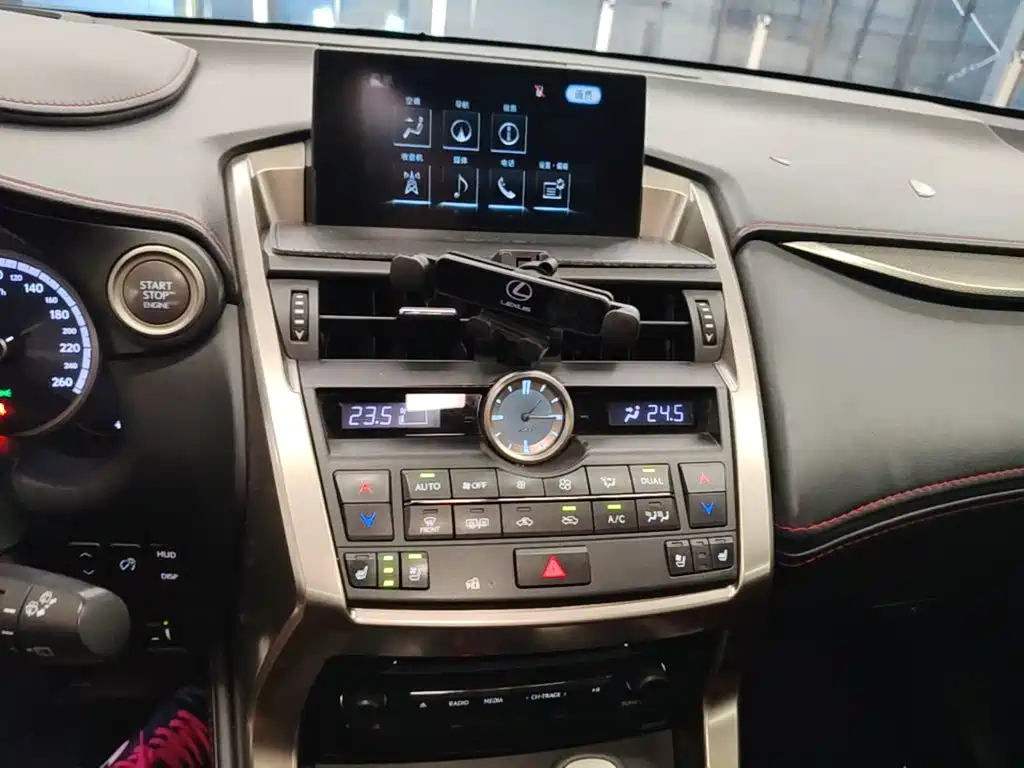 Lexus NX — миниатюра 6
