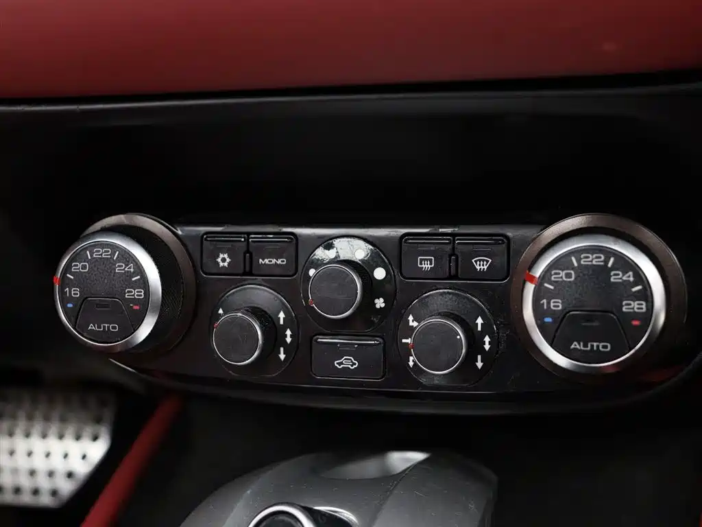 FERRARI CALIFORNIA T