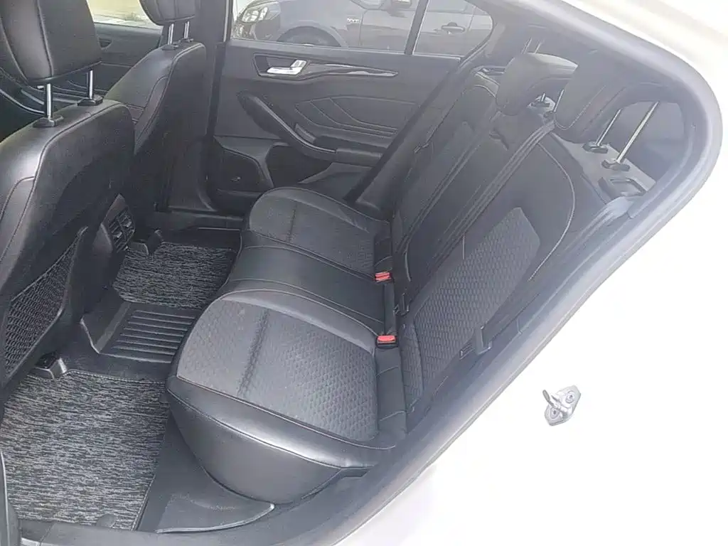 Ford Focus — миниатюра 17