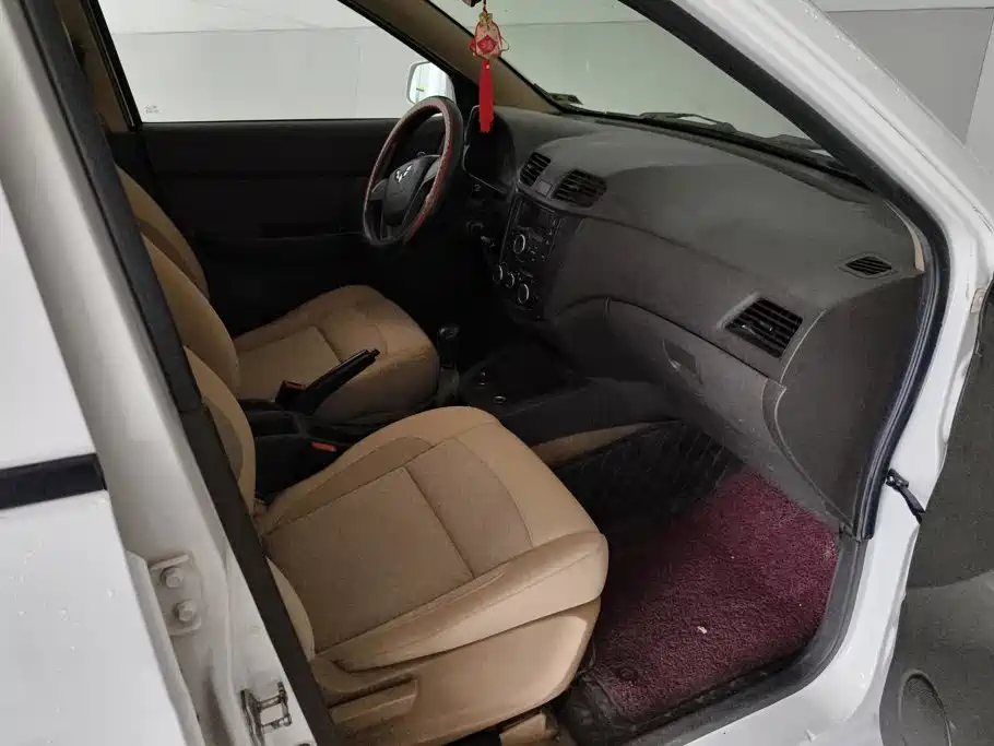 Wuling Hongguang — миниатюра 8