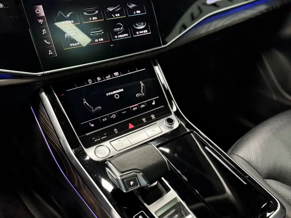 Audi Q7 — миниатюра 11