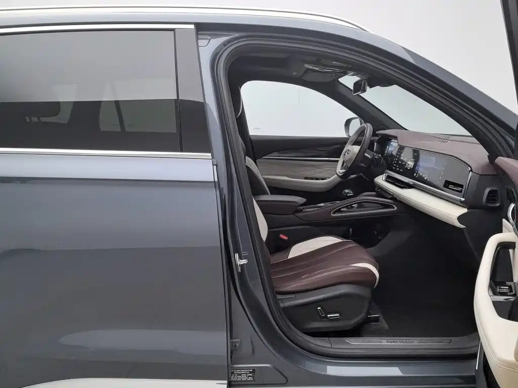 Geely Xingyue L — миниатюра 23