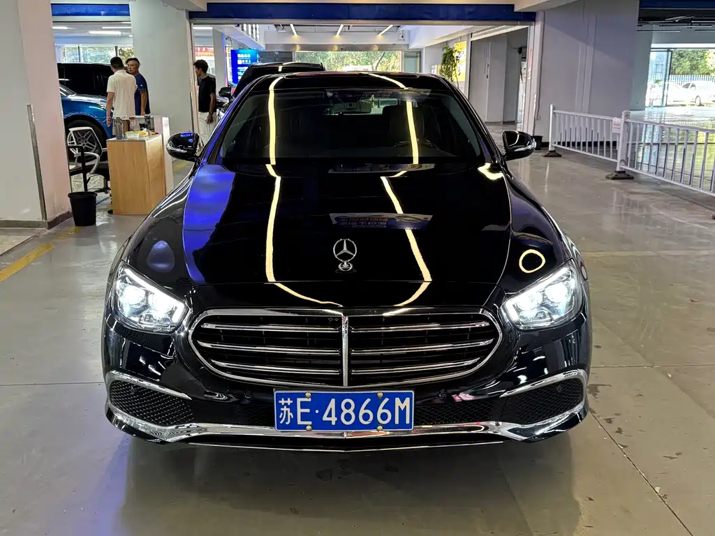 Mercedes-Benz E-Class — миниатюра 3