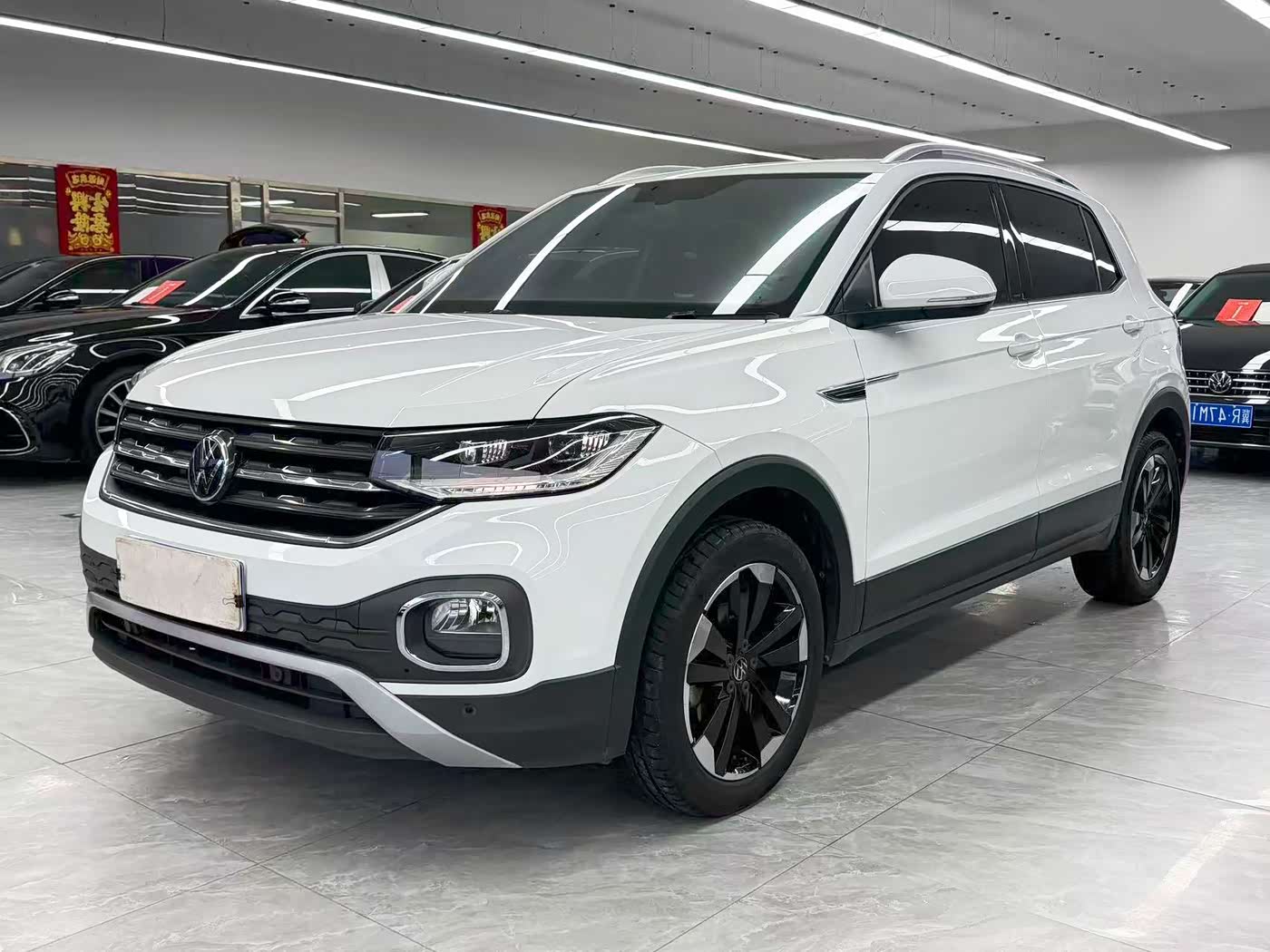 Volkswagen Tanying 1.5 л 2023 г. Белый, пробег 40000 км