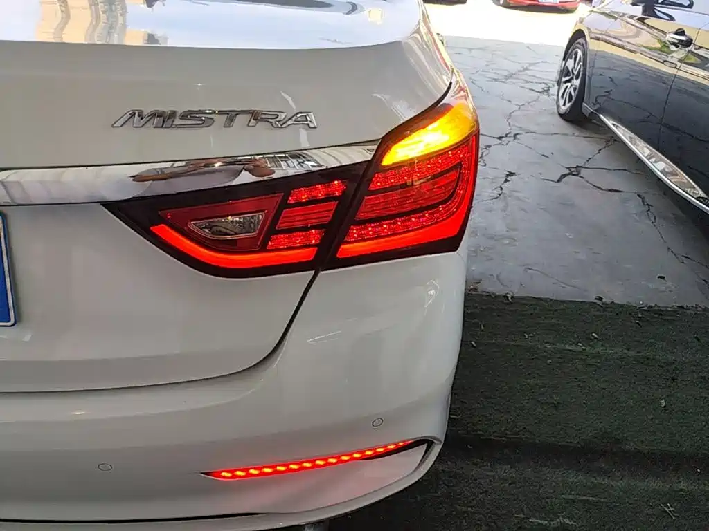 Hyundai Mistra — миниатюра 8