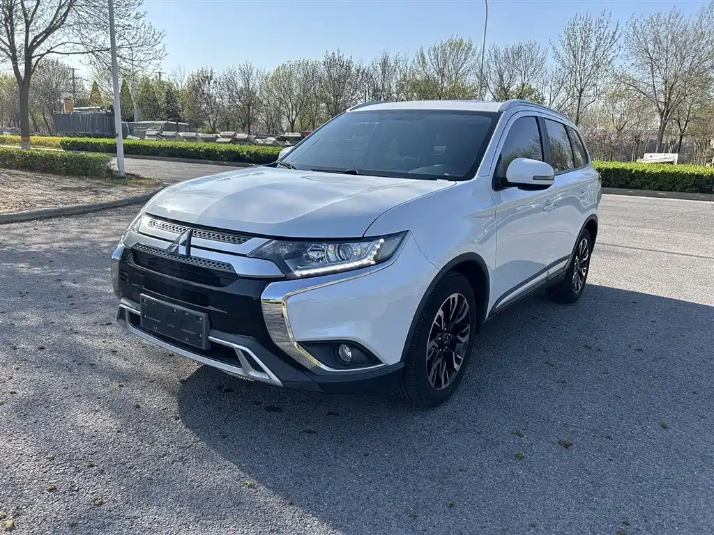 Купить Mitsubishi Outlander