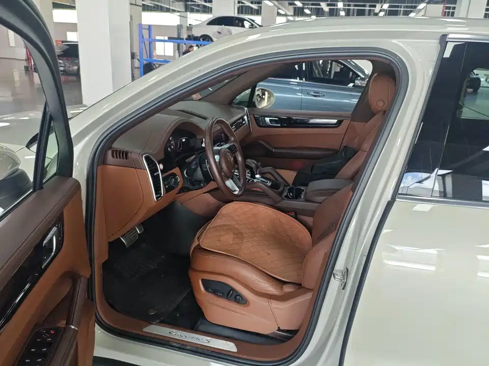 Porsche Cayenne — миниатюра 4