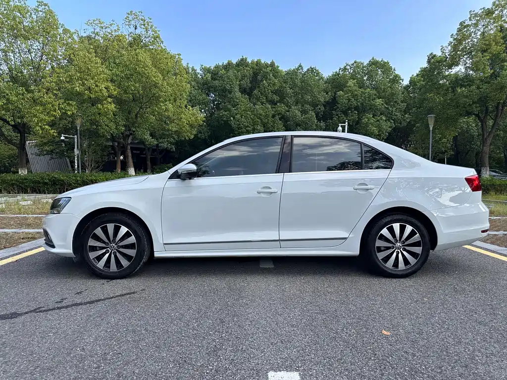 Volkswagen Sagitar — миниатюра 3