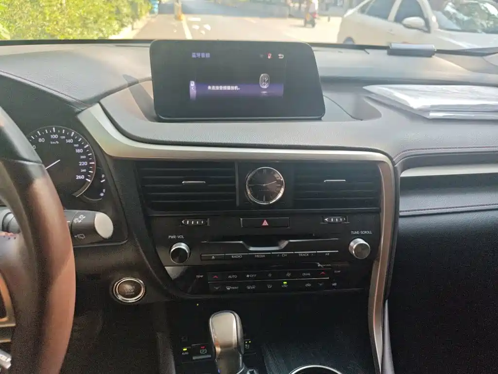 Lexus RX — миниатюра 6
