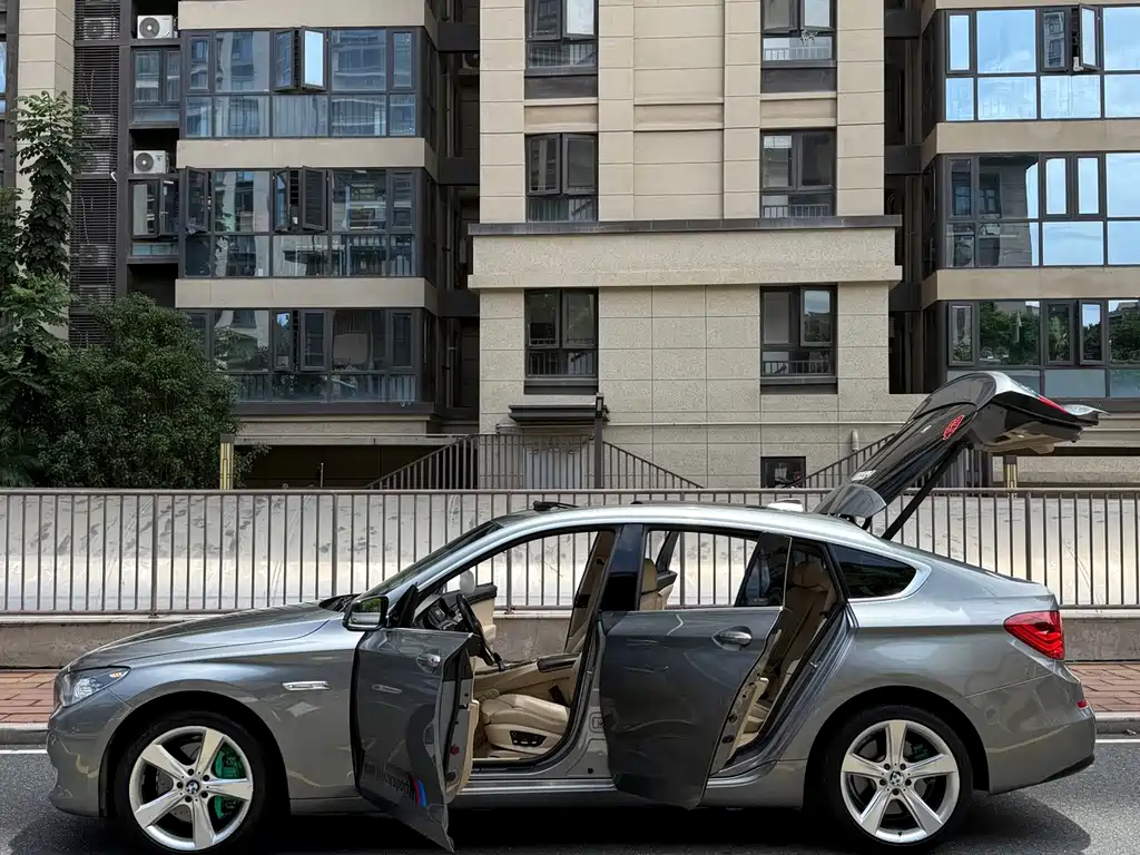 BMW 5 Series GT — миниатюра 2