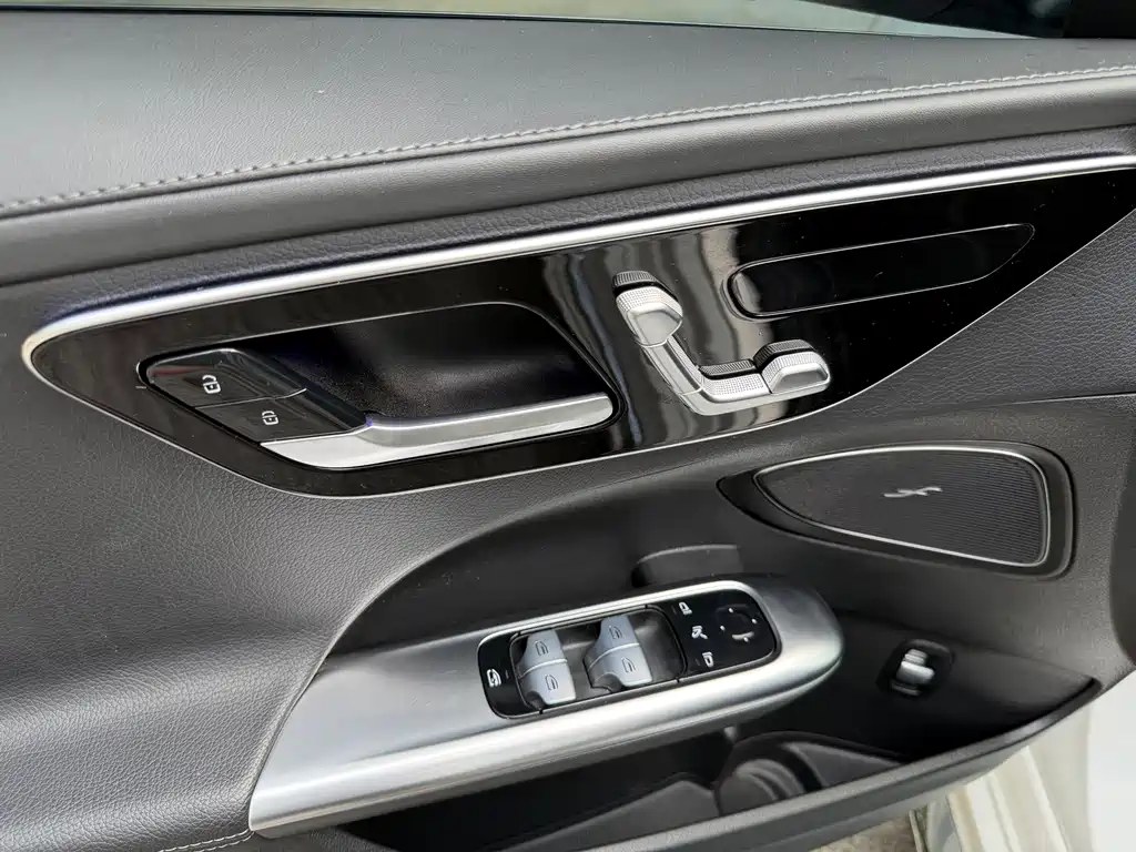 Mercedes-Benz C-Class — миниатюра 14