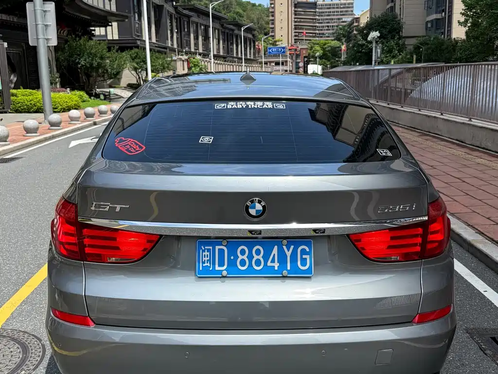 BMW 5 Series GT — миниатюра 13