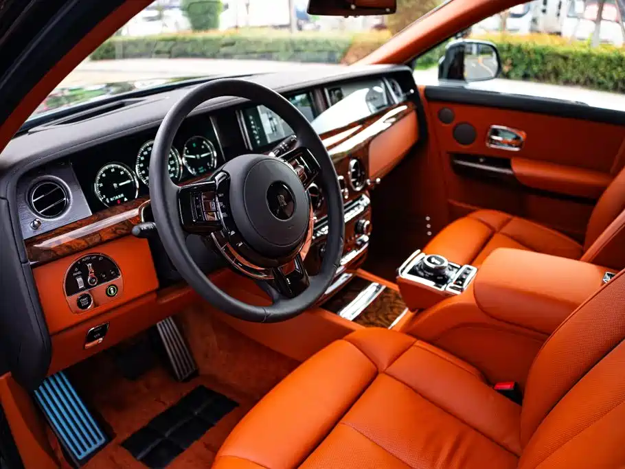 Rolls-Royce Phantom — миниатюра 7